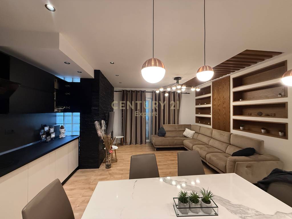For rent, Apartment 3+1+2+2 Parking Spaces in Fresk!