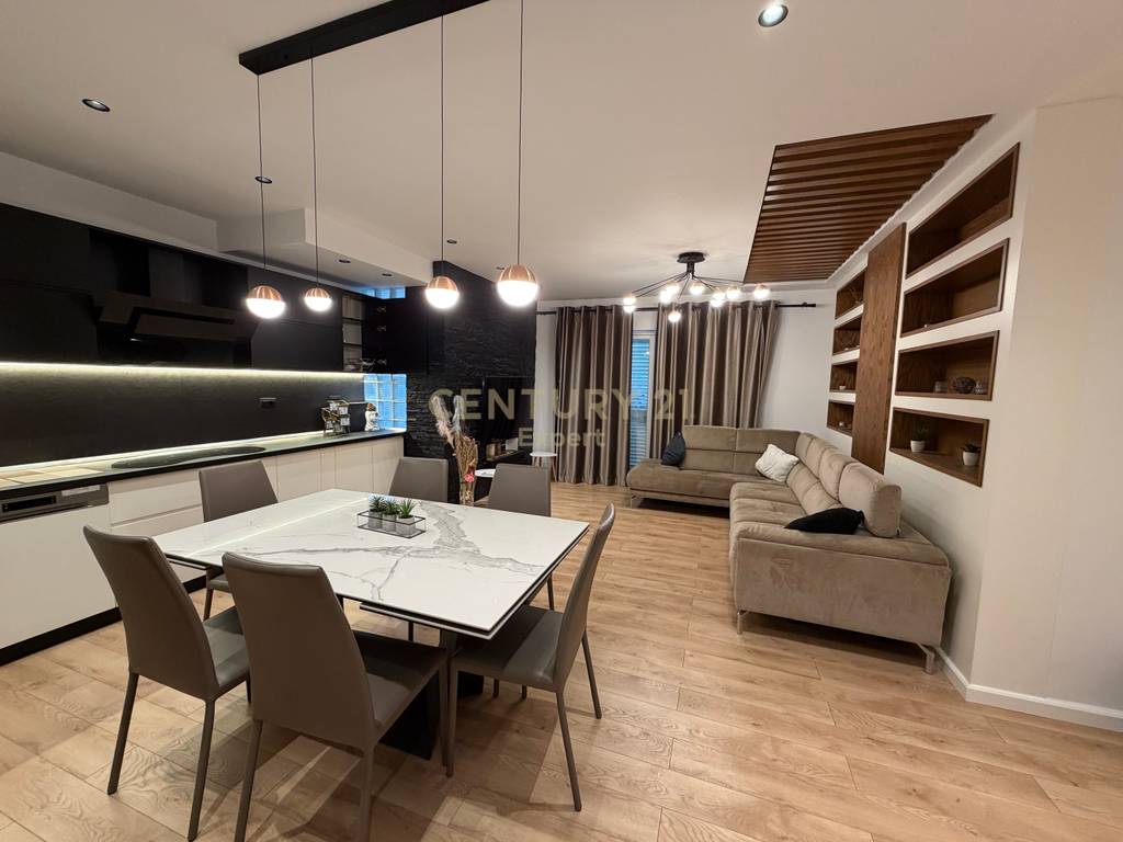 For rent, Apartment 3+1+2+2 Parking Spaces in Fresk!