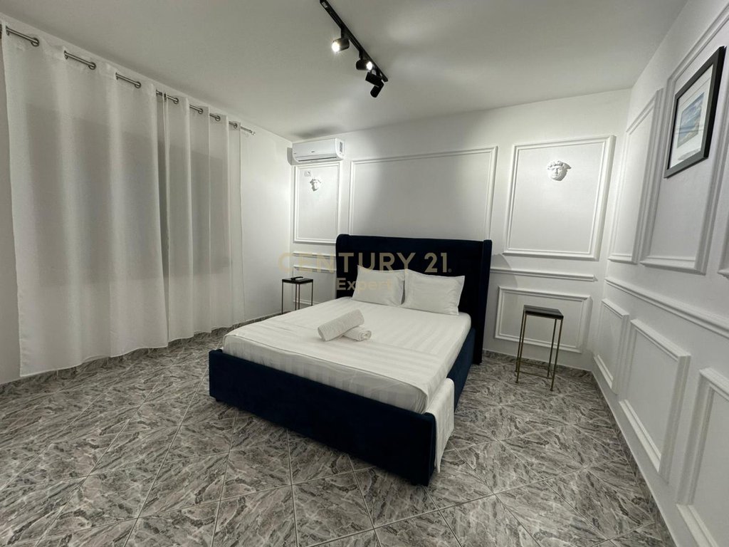 Apartment 1+1+parking post for rent in Vlora