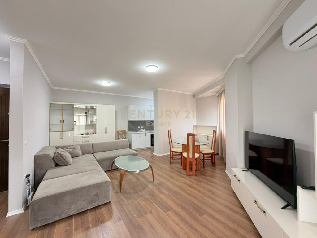 FOR RENT APARTMENT ON DURRES STREET!