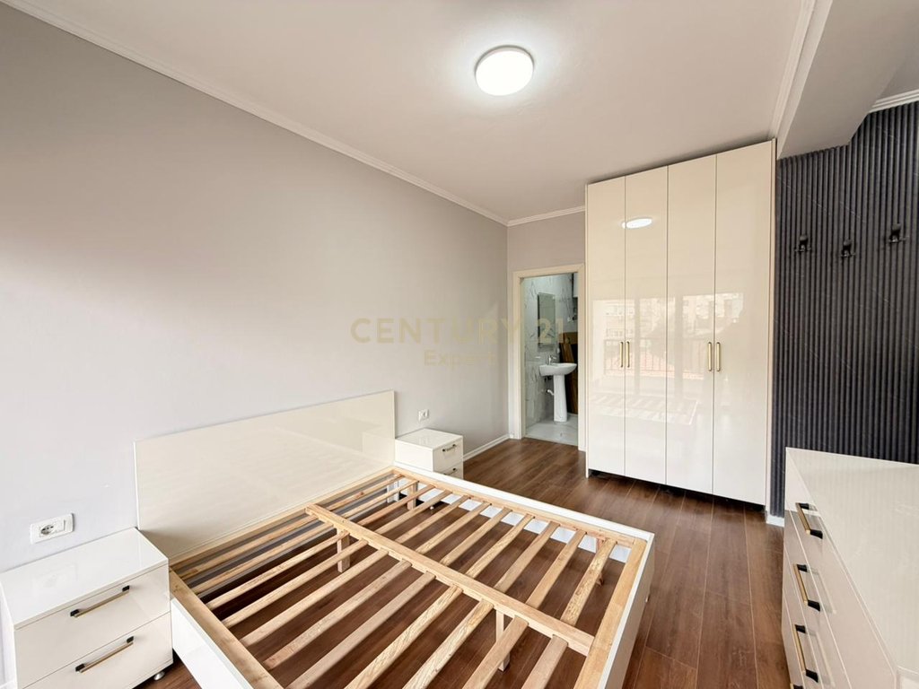 FOR RENT APARTMENT ON DURRES STREET!