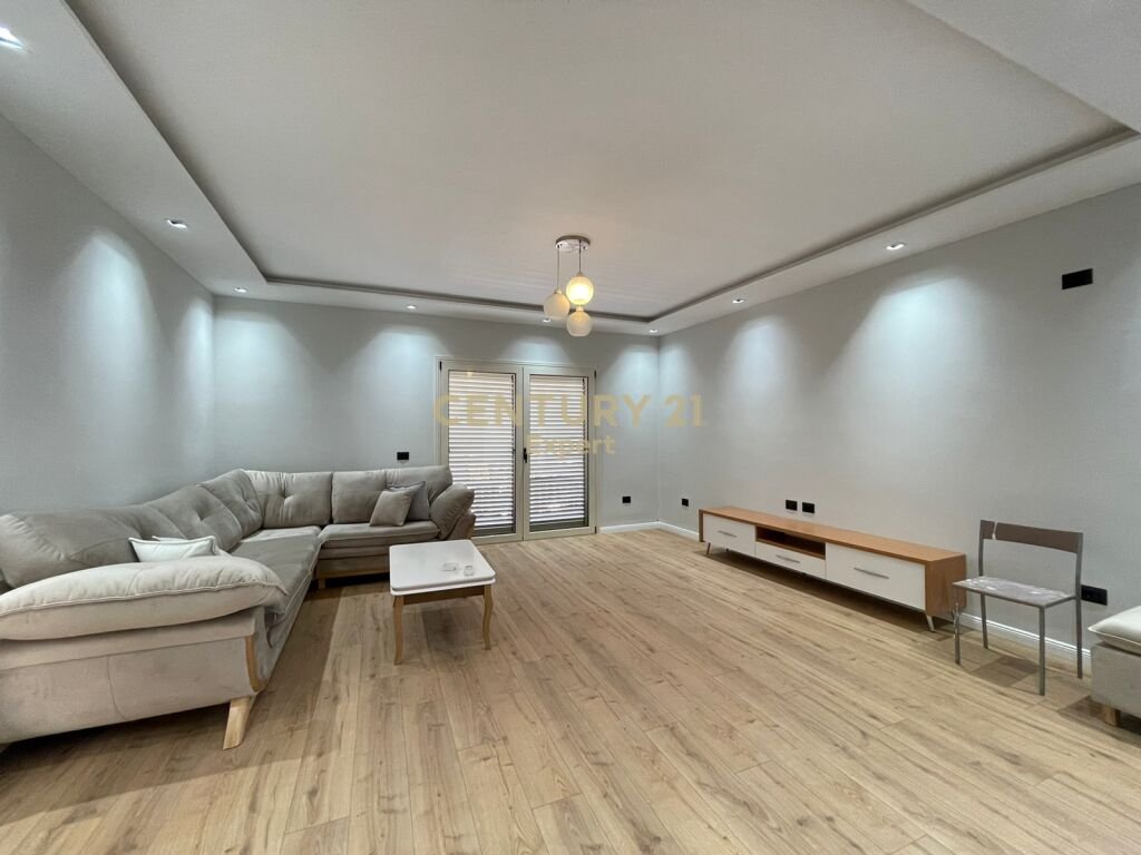 JAPIM ME QIRA APARTAMENT 2+1 KATE VILE TEK PALLATI I BRIGADES!!!