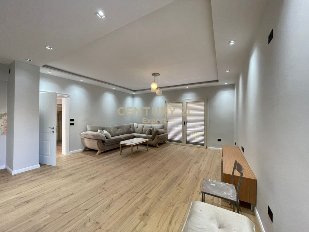 JAPIM ME QIRA APARTAMENT 2+1 KATE VILE TEK PALLATI I BRIGADES!!!