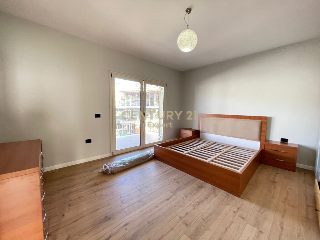 JAPIM ME QIRA APARTAMENT 2+1 KATE VILE TEK PALLATI I BRIGADES!!!