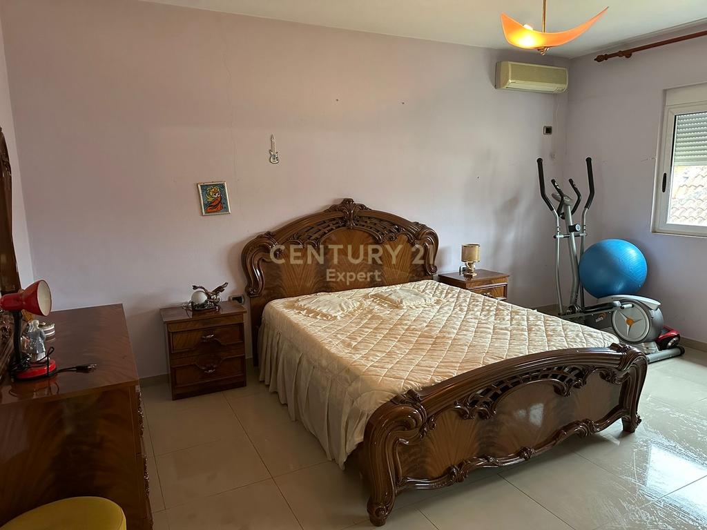 JAPIM ME QIRA APARTAMENT 2+1 TEK ISH PARKU