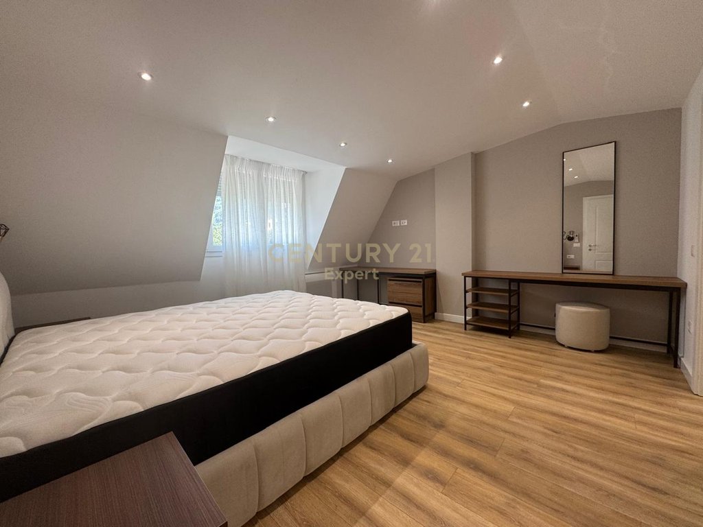 MODERN DUPLEX APARTMENT AT DRY LAKE