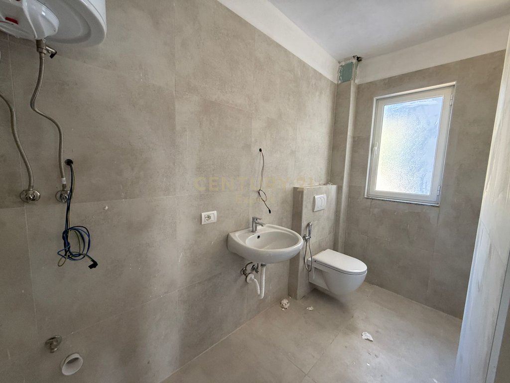 SARANDË, WE ARE SELLING A 1+1 APARTMENT IN LIMIONI PORT