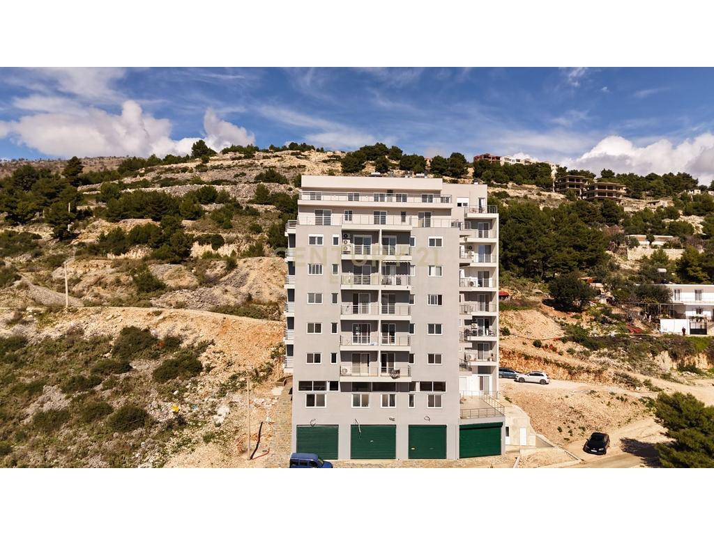 SARANDË, WE ARE SELLING A 1+1 APARTMENT IN LIMIONI PORT
