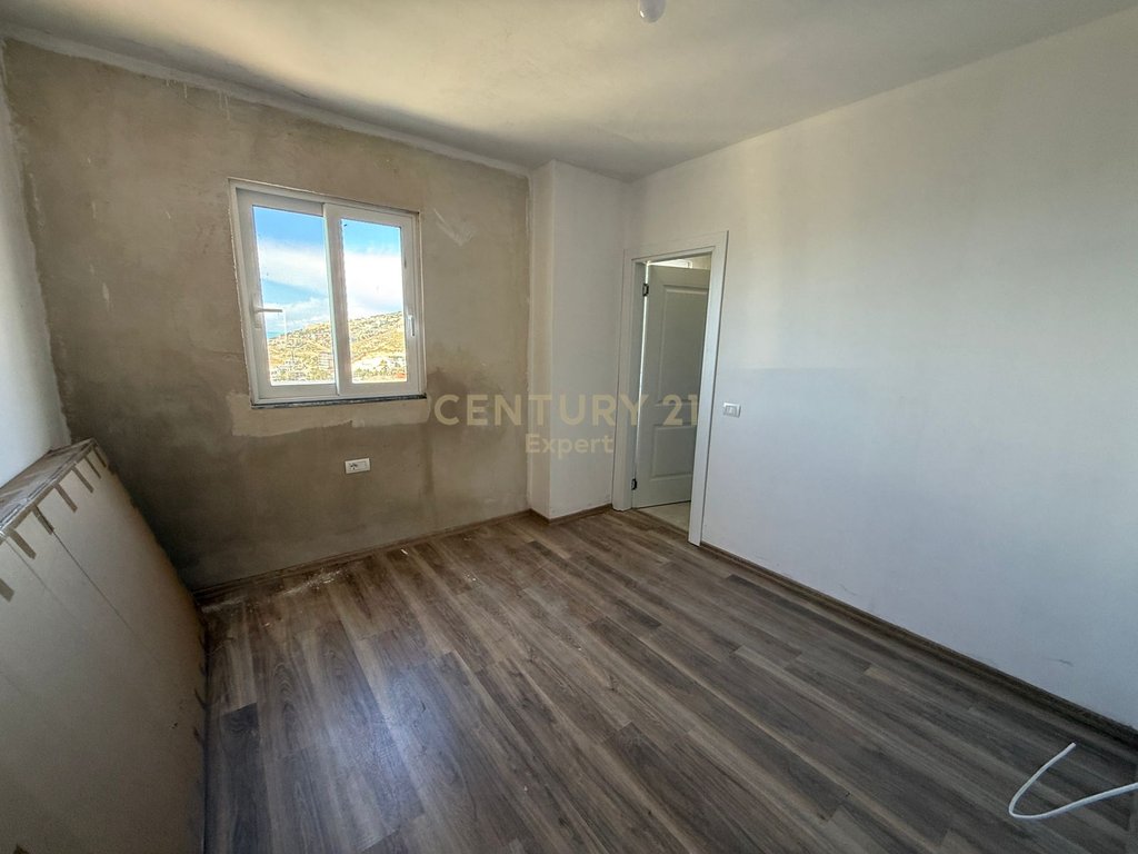 SARANDË, WE ARE SELLING A 1+1 APARTMENT IN LIMIONI PORT