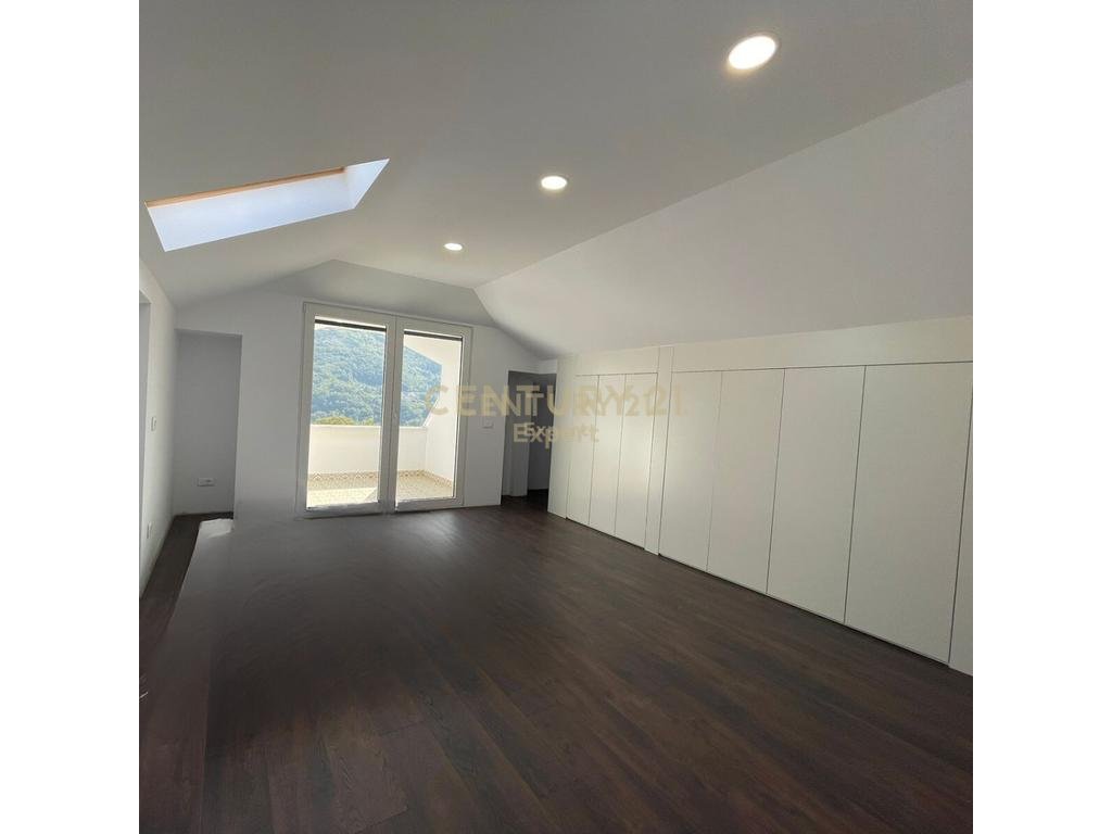 LUXURY INDIVIDUAL VILLA FOR RENT IN MULLET!!