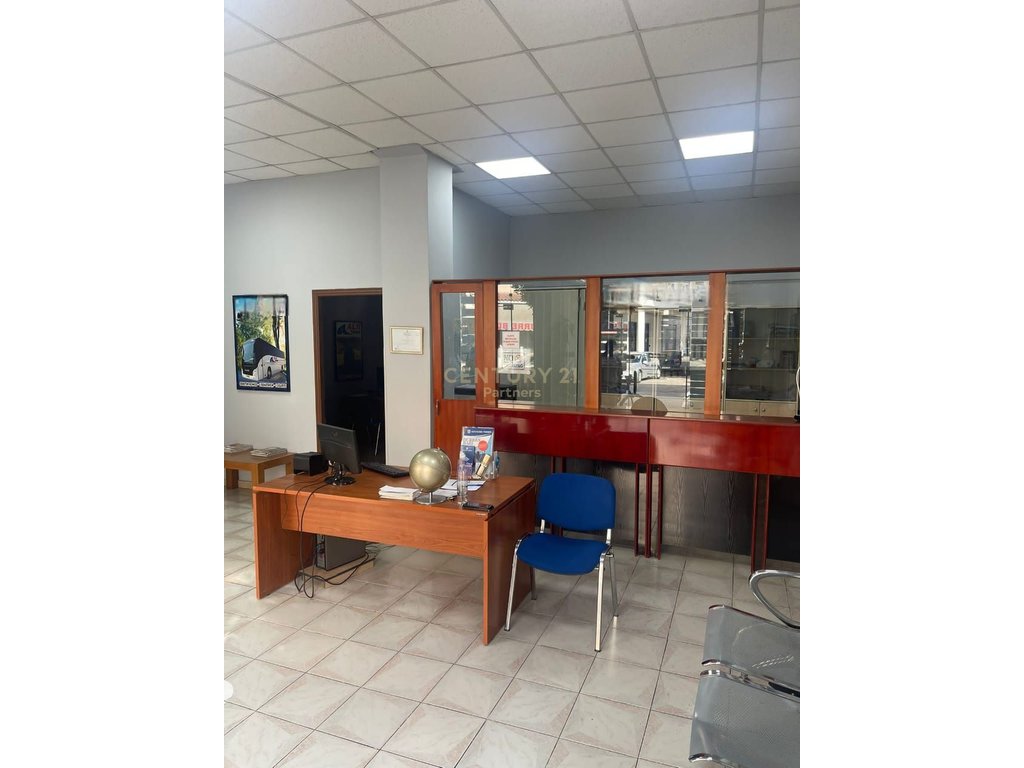 COMMERCIAL ENVIRONMENTAL CONNECTION IN THE CENTER OF LUSHNJA CITY