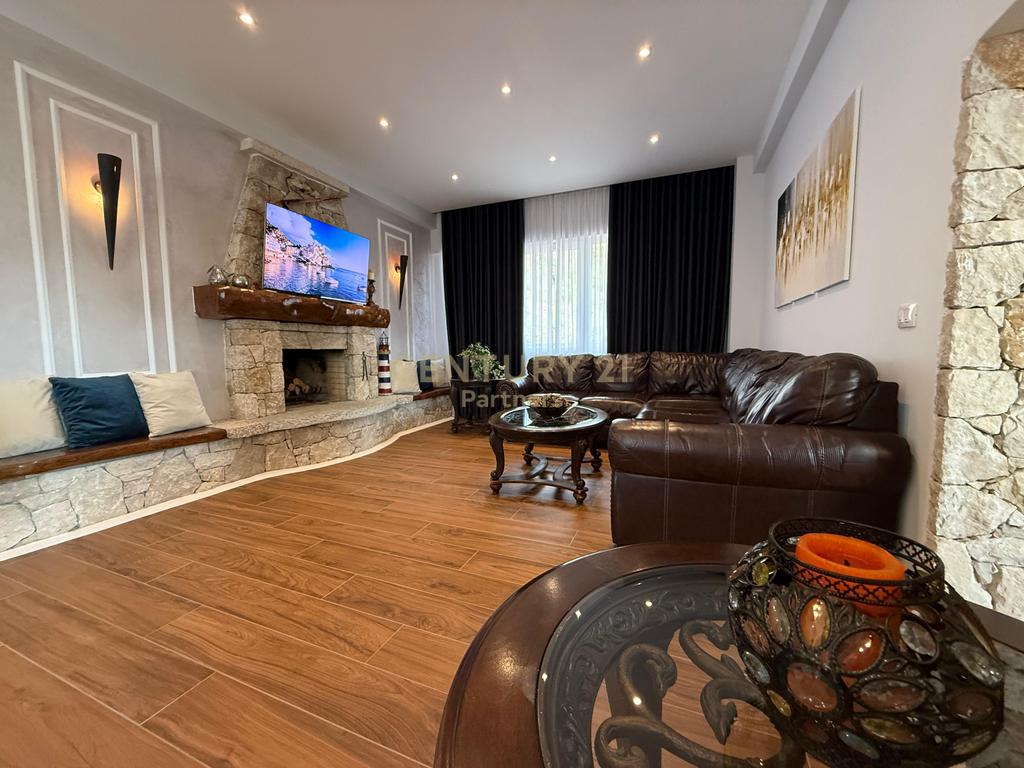 ELITE VILLA FOR SALE IN LINZ – DAJT!