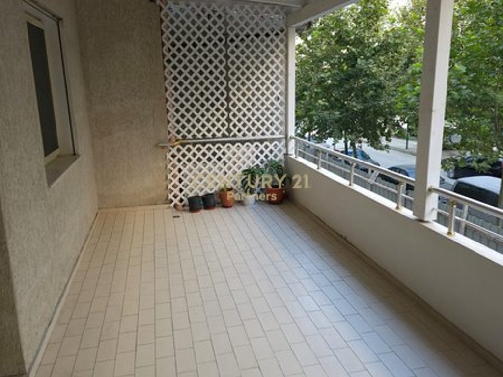 OPPORTUNITY SALE APARTMENT 2+1+2 & VERANDA IN VLORE-LUNGOMARE