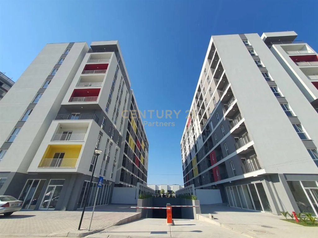 A commercial unit is for rent at Univers City!