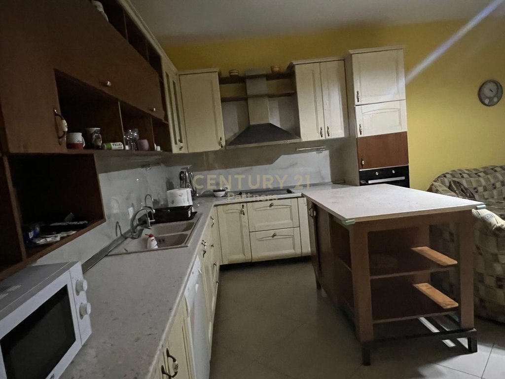 TWO ADJACENT ROOMS FOR RENT IN SAUK
