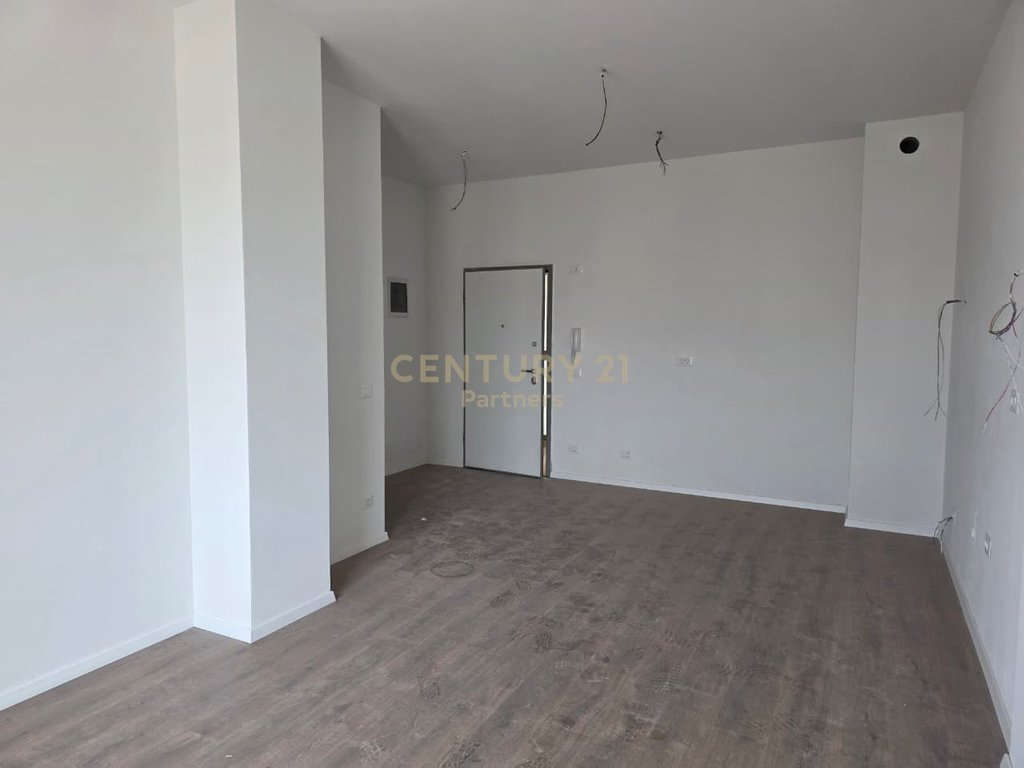 APARTMENT 1+1+2 FOR SALE WITH TOILETS NEAR Bulevardi Ri (Park Avenue)! PARKING SPACE WITH EXTRA PRICE