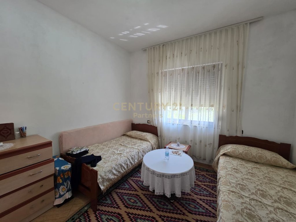 🏡 3-Story Villa with Yard for Sale – Beach Area (Railway), Durrës