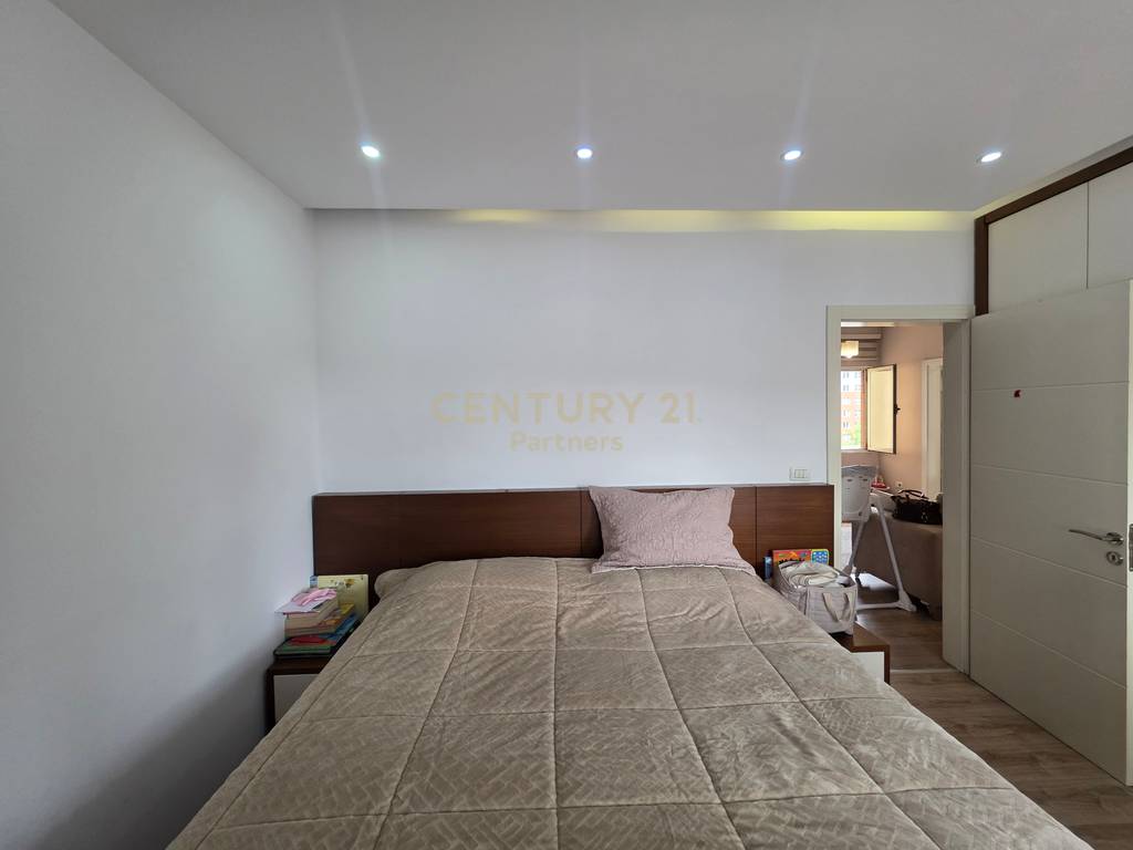 2+1 Apartment For Sale in Irfan Tomini, Tirana