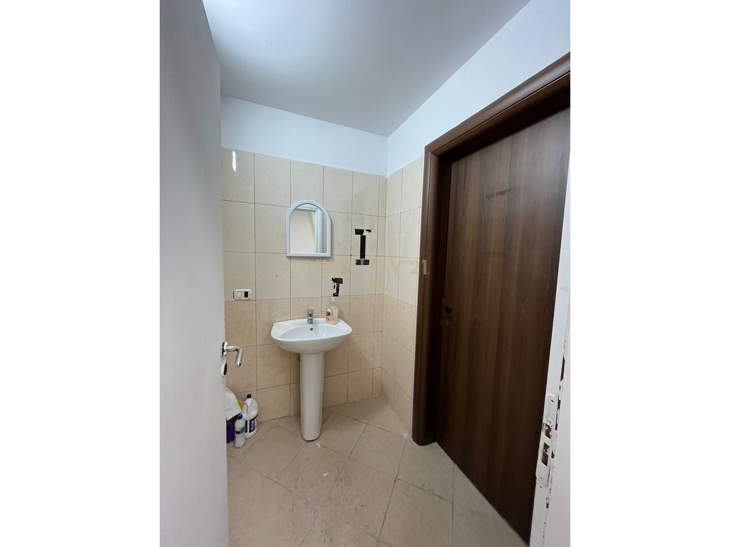 COMMERCIAL SPACE FOR RENT CONDOR CENTER, KAVAJES STREET!