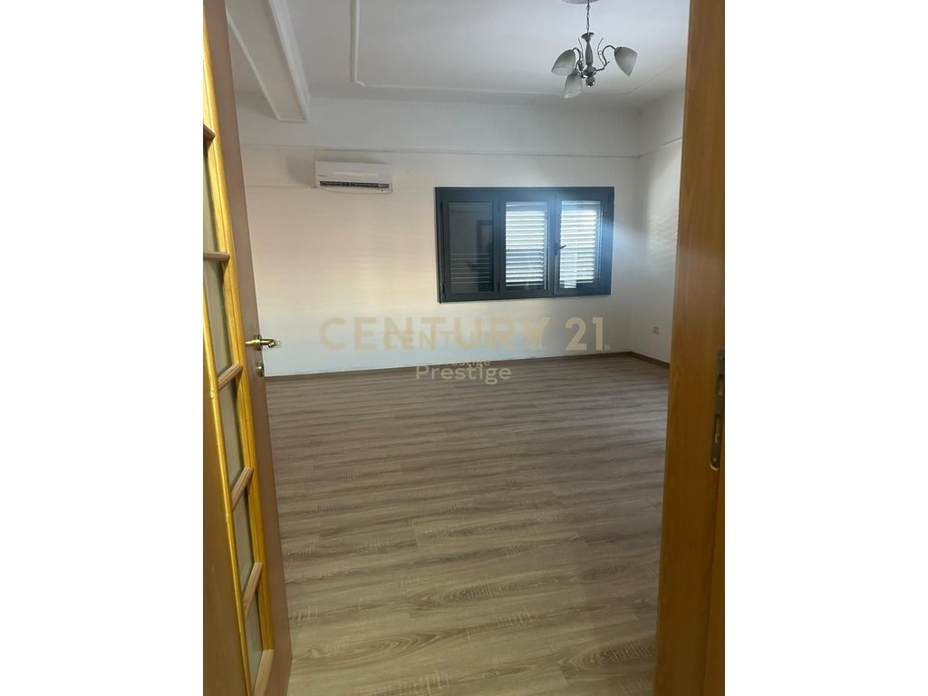 HOUSE FOR RENT FOR OFFICE OR RESIDENCE, NEAR THE ECONOMIC FACULTY, TIRANA!