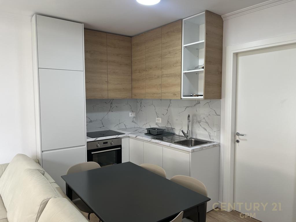 2+1 apartment for rent near Pazari i Ri!