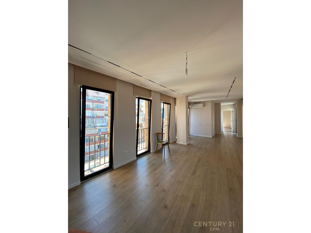 Office apartment for rent near Siri Kodra Street!