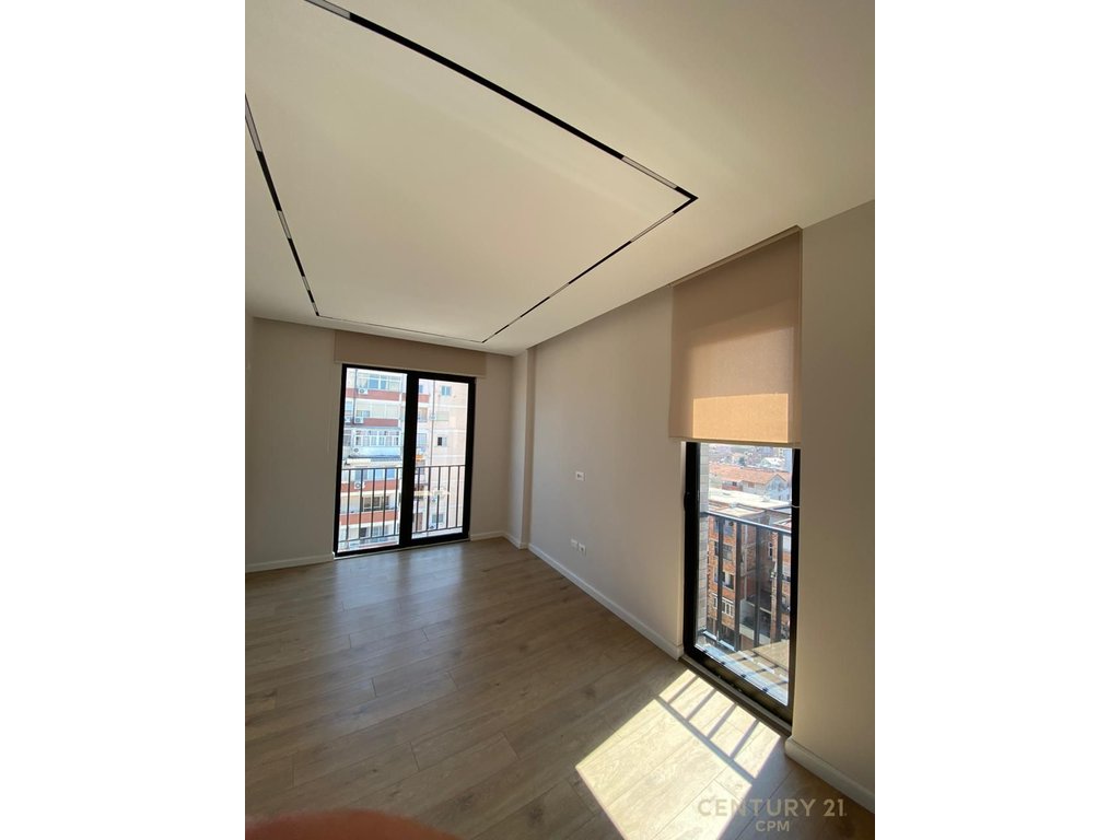 Office apartment for rent near Siri Kodra Street!