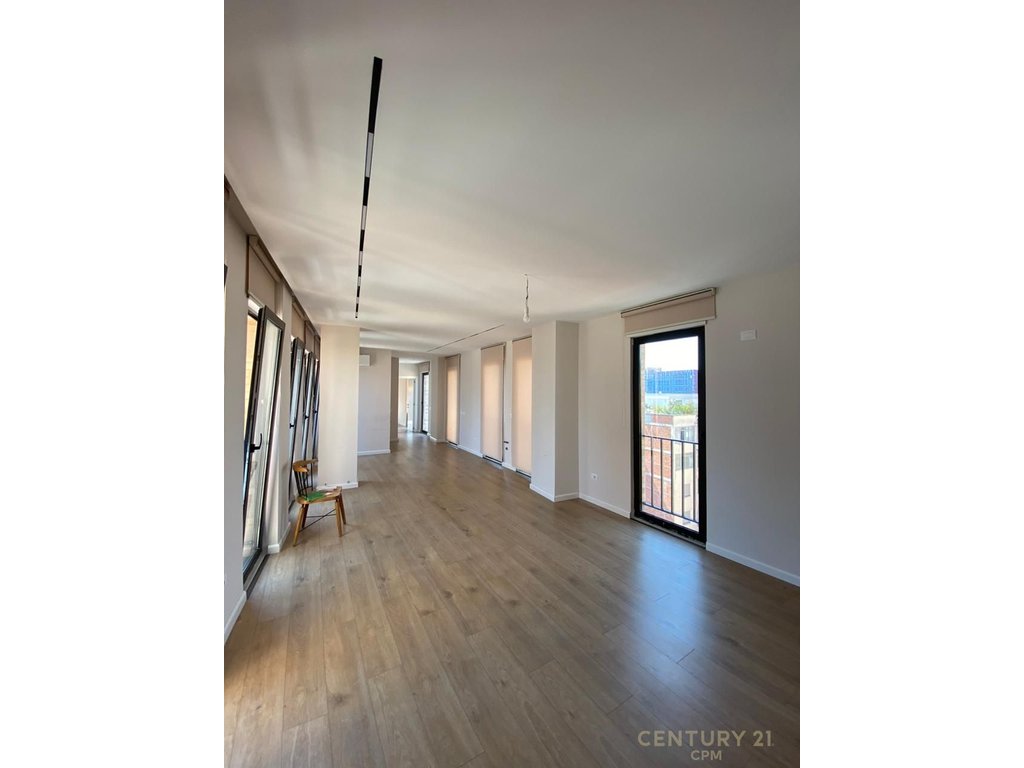 Office apartment for rent near Siri Kodra Street!