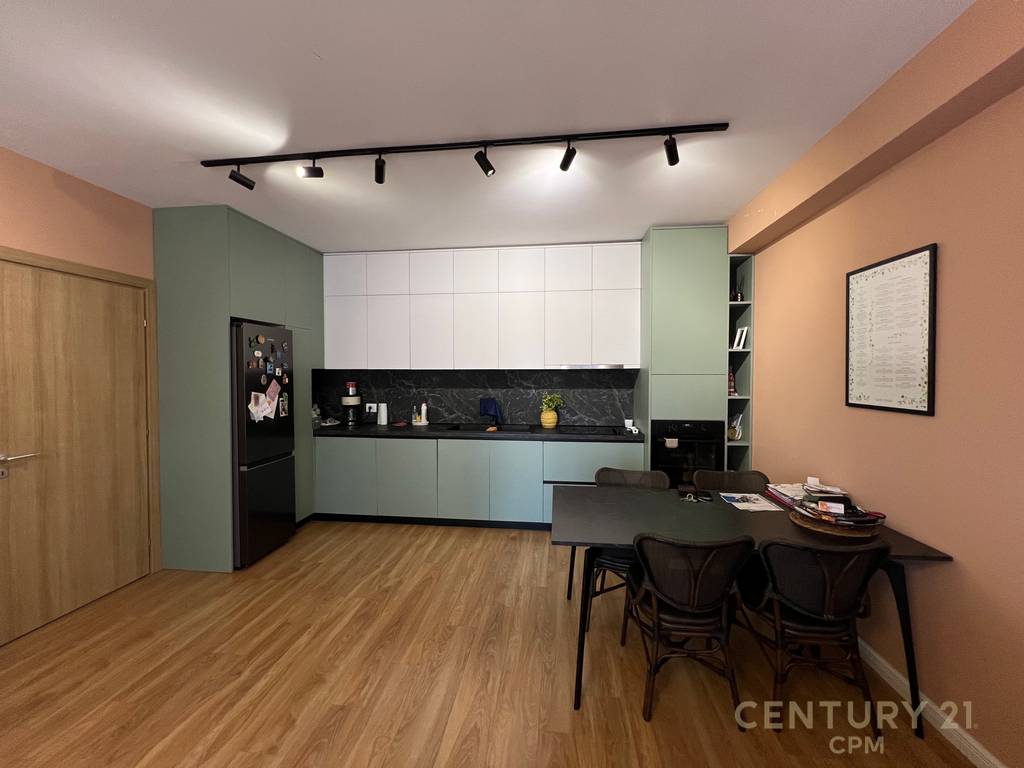 2+1 Apartment for rent on Barrikadave St!
