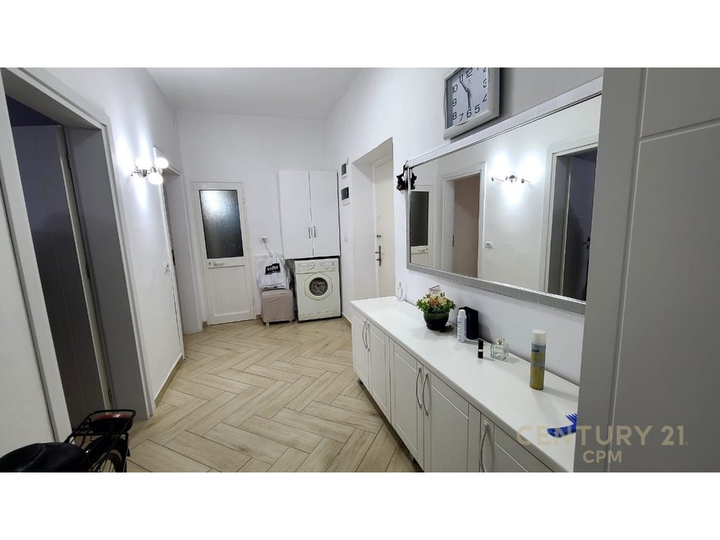 2+1 apartment for rent in the center of Barrikadave street