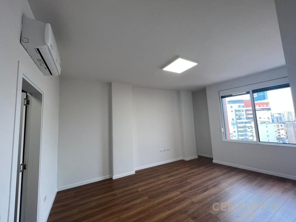 I RENT AN OFFICE APARTMENT, IN THE CENTER!!!