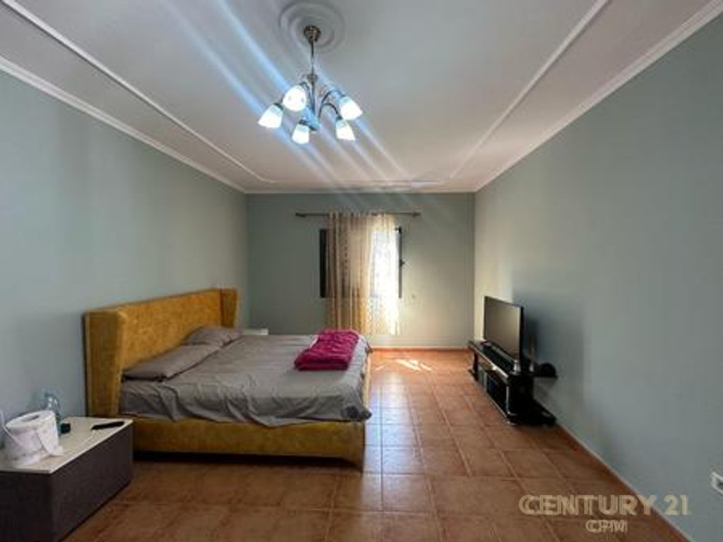 For rent 3-story villa near Jordan Misja