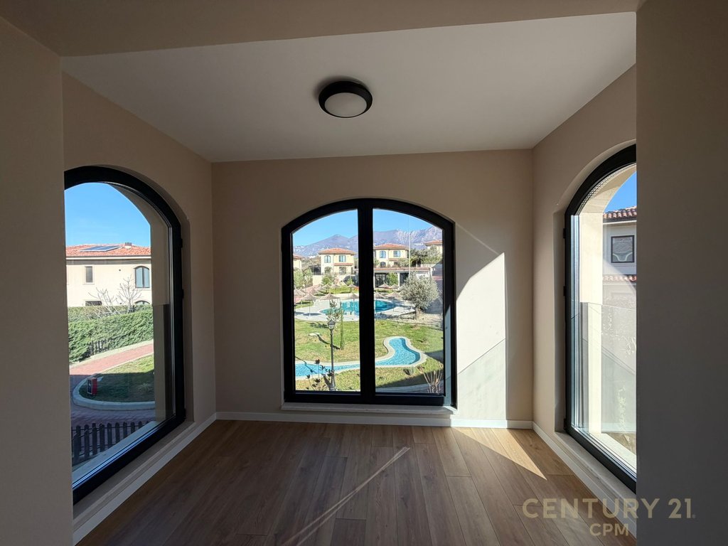 Modern villas for rent at Tuscany residence