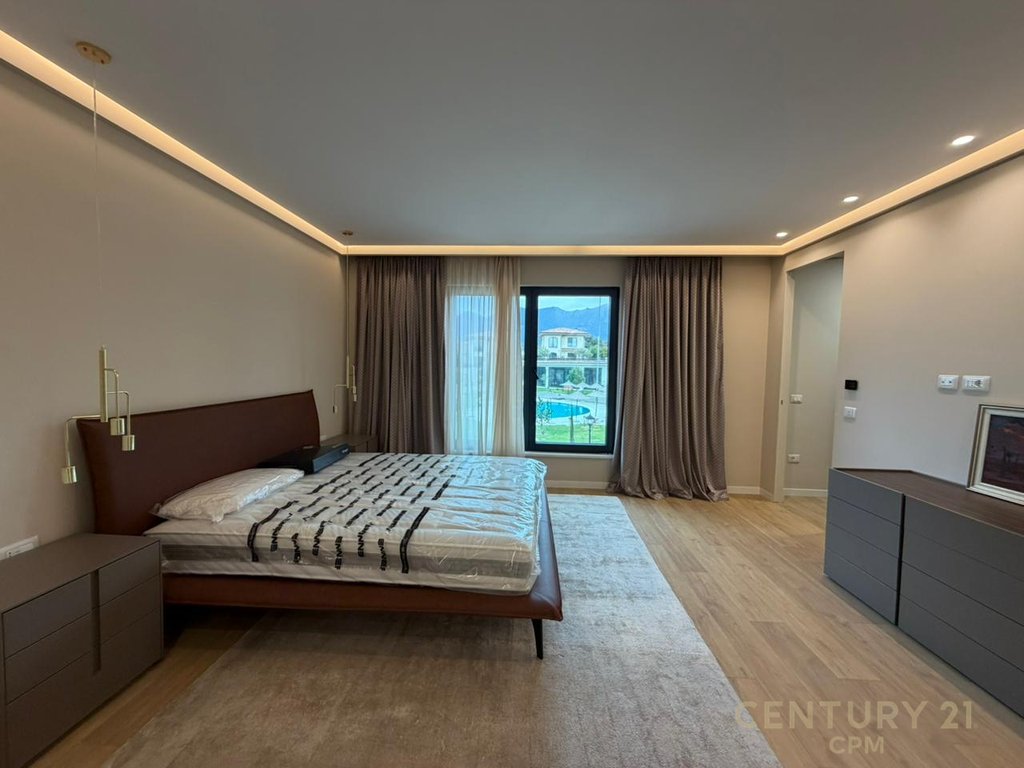 Modern villas for rent at Tuscany residence