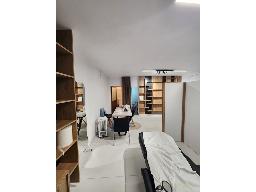 Shop for sale in Fresk near 17 Shkurti school 100000€ | 48 m²