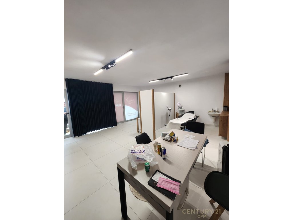 Shop for sale in Fresk near 17 Shkurti school 100000€ | 48 m²