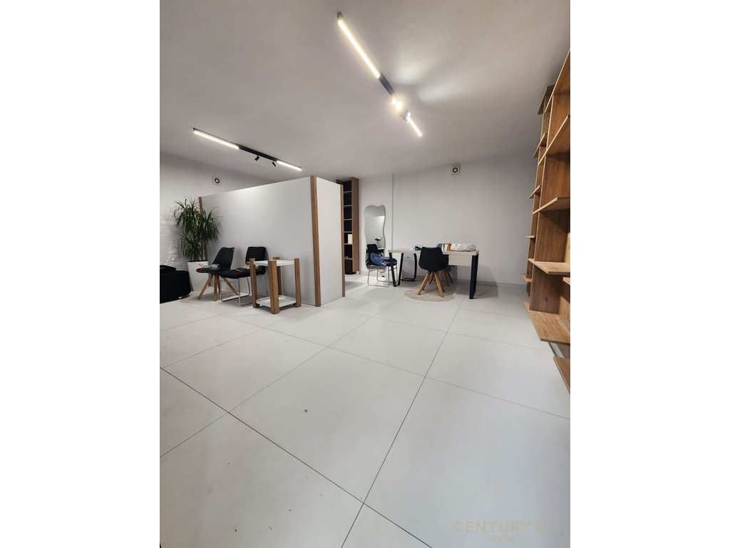 Shop for sale in Fresk near 17 Shkurti school 100000€ | 48 m²