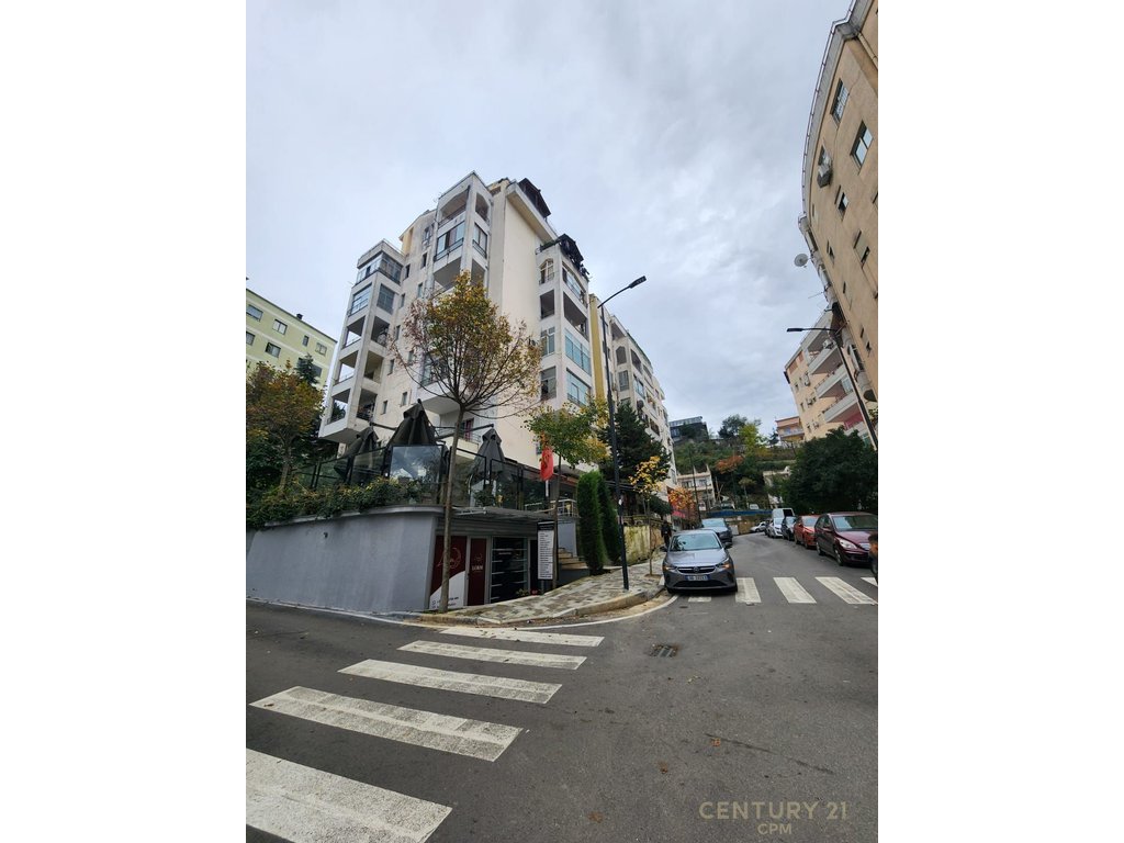 Shop for sale in Fresk near 17 Shkurti school 100000€ | 48 m²