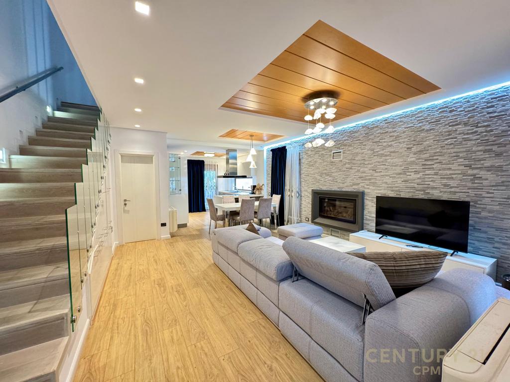 MODERN VILLAS FOR RENT IN COLOMBO 2 RESIDENCE, NEAR TEG, 3+1+3 AND 3 PARKING SPOTS!