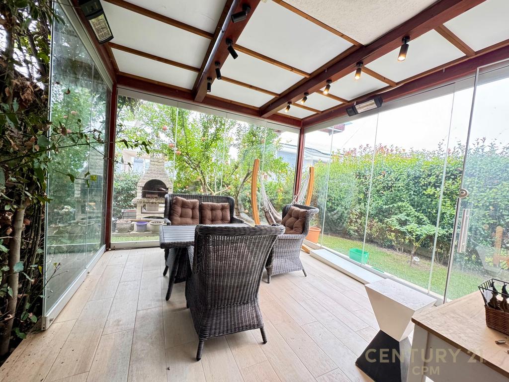 MODERN VILLAS FOR RENT IN COLOMBO 2 RESIDENCE, NEAR TEG, 3+1+3 AND 3 PARKING SPOTS!