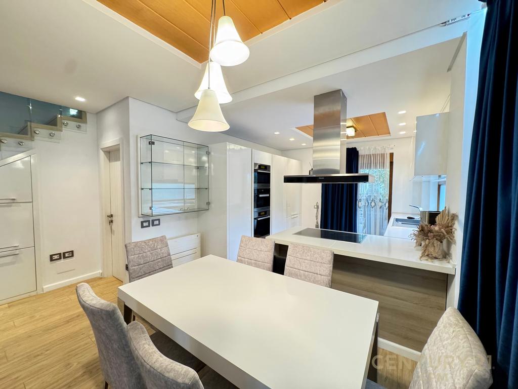 MODERN VILLAS FOR RENT IN COLOMBO 2 RESIDENCE, NEAR TEG, 3+1+3 AND 3 PARKING SPOTS!