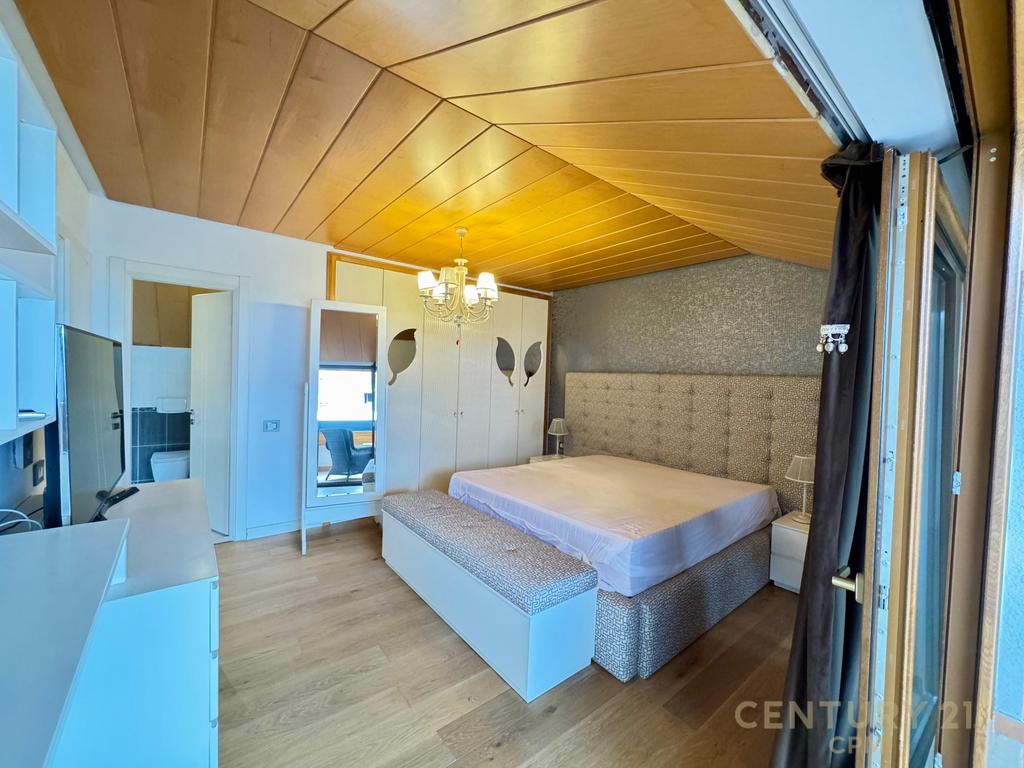 MODERN VILLAS FOR RENT IN COLOMBO 2 RESIDENCE, NEAR TEG, 3+1+3 AND 3 PARKING SPOTS!