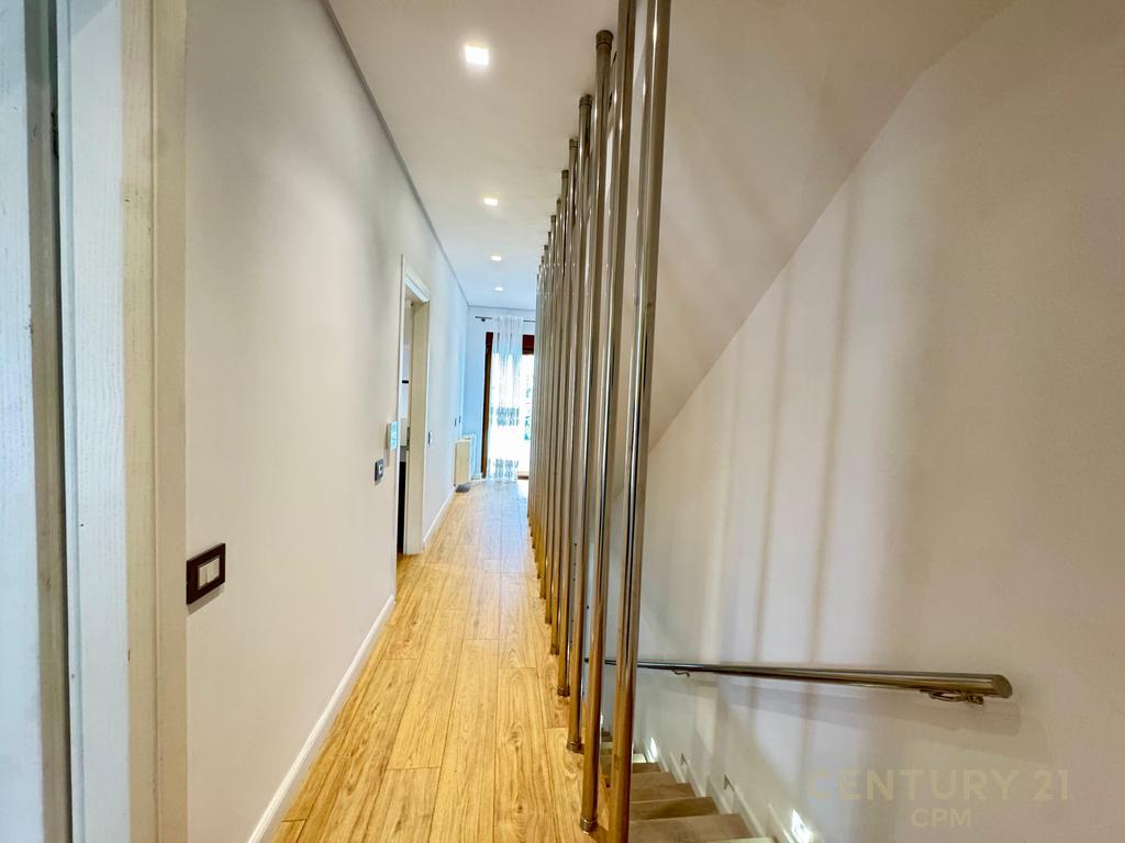 MODERN VILLAS FOR RENT IN COLOMBO 2 RESIDENCE, NEAR TEG, 3+1+3 AND 3 PARKING SPOTS!