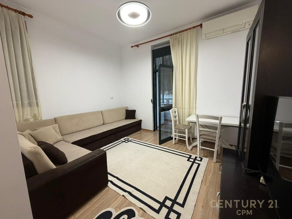 2+1 Apartment for rent on Durres Street!
