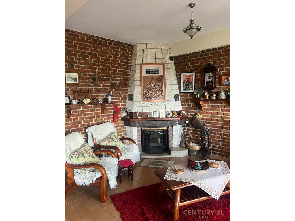 TRADITIONAL VILLA FOR RENT – PETRELË