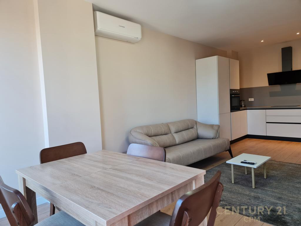1+1 Apartment for Rent at Zogu i Zi, Foleja e Gjelber