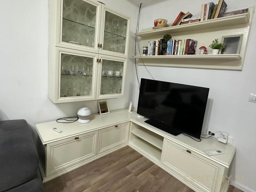 Apartament 3+1+2 + Depo & Verande Me Qira Prane Tv Klan !