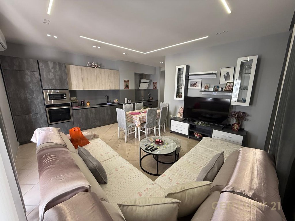 Apartment 3+1+2 +80m Veranda For sale in Fresku, Tirana