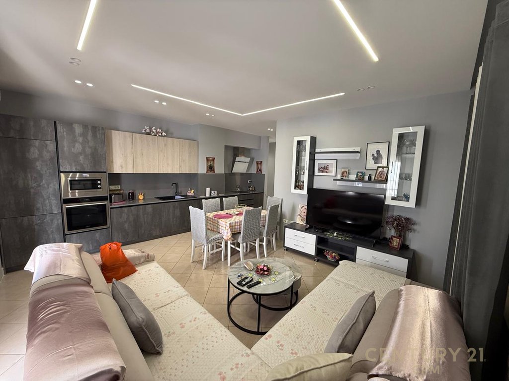 Apartment 3+1+2 +80m Veranda For sale in Fresku, Tirana