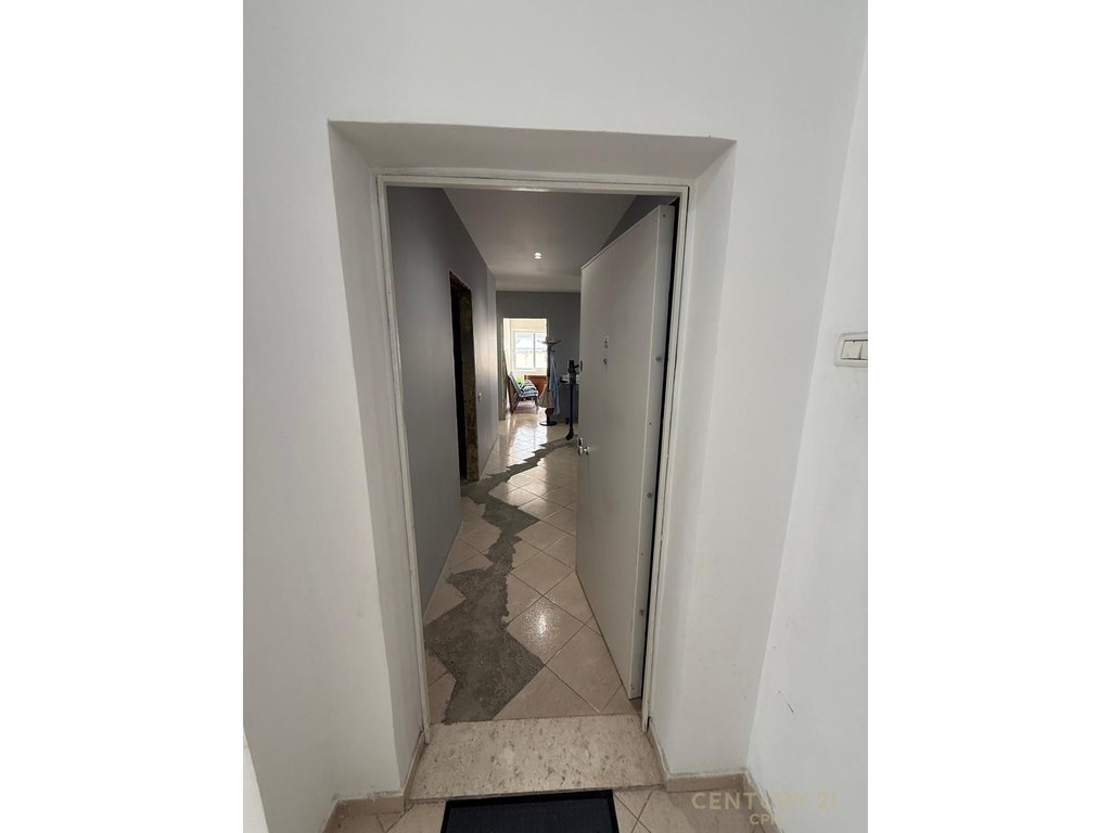 Apartment 3+1+2 +80m Veranda For sale in Fresku, Tirana